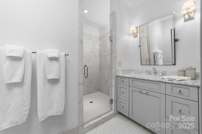En-suite guest bath. | Image 20