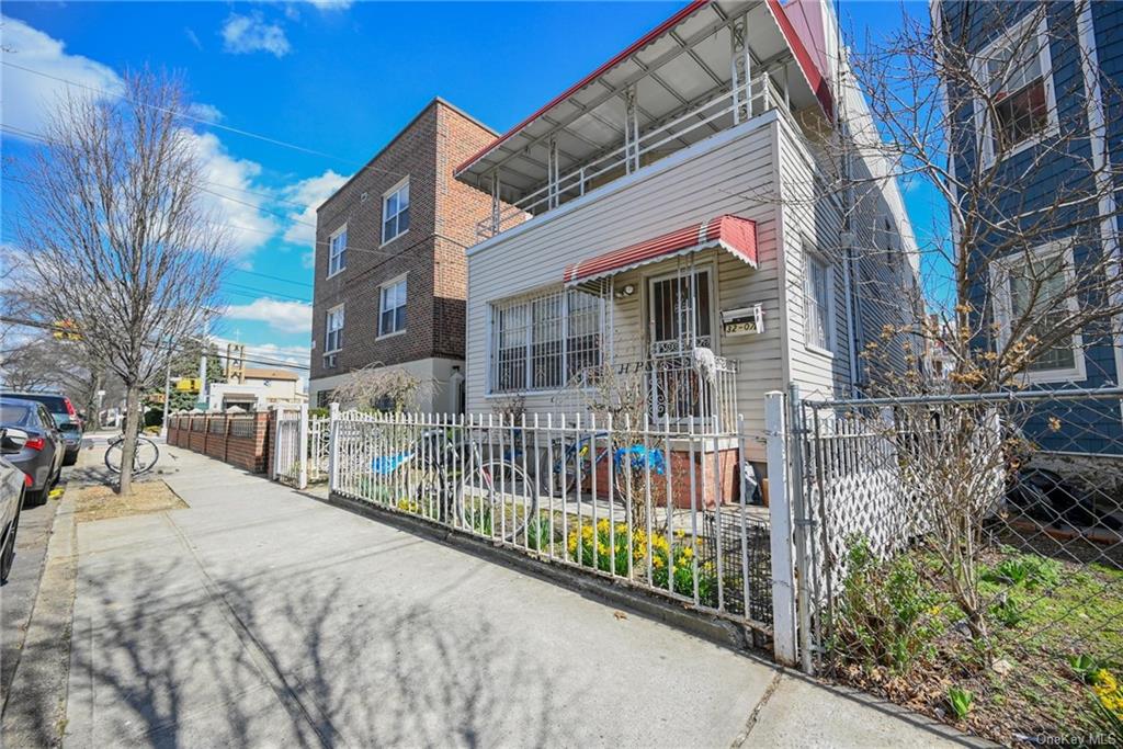 60th St, Woodside, NY 11377