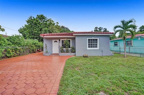 849 Ne 133rd St, North Miami, FL, 33161-4120 | Card Image