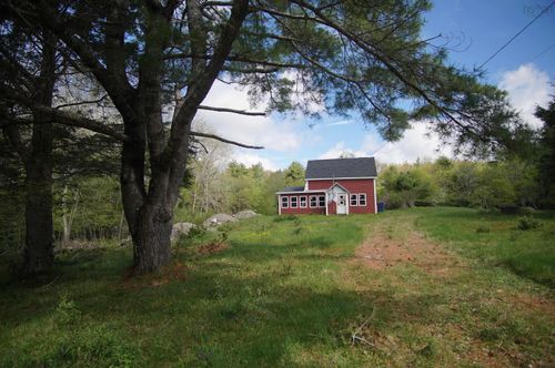 94 Transvaal Street, Shelburne, NS, B0T1W0 | Card Image