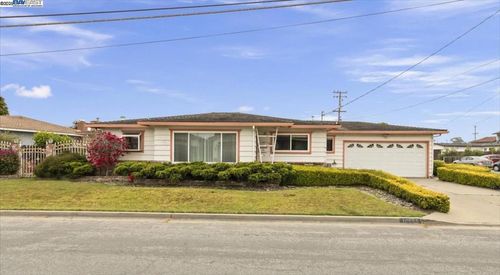 10899 Geil St, Castroville, CA, 95012-2718 | Card Image