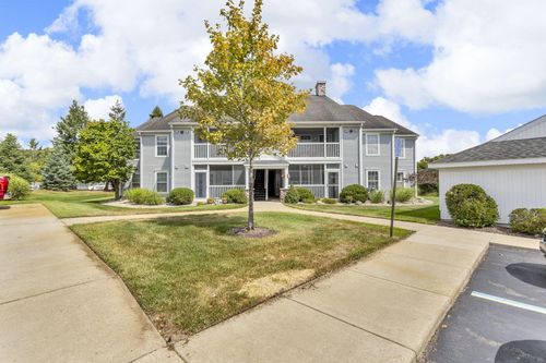 745 W Barrington Cir, Jackson, MI, 49203-2585 | Card Image