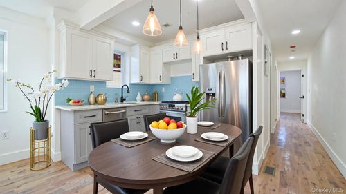 1011 E 221st St, Bronx, NY, 10469-1231 | Card Image