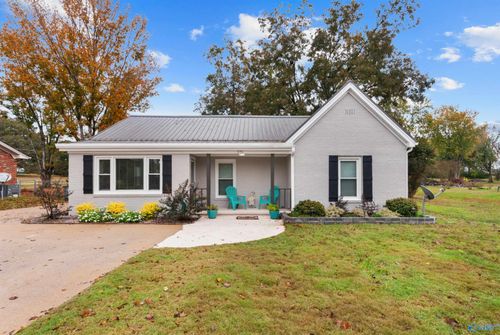 570 Wheeler St, Rogersville, AL, 35652-7621 | Card Image