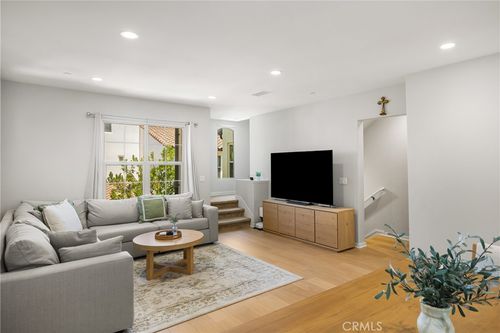 124 Tubeflower, Irvine, CA, 92618-0870 | Card Image