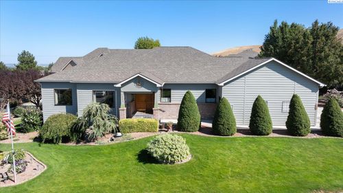 4203 S Fisher St, Kennewick, WA, 99337-3202 | Card Image
