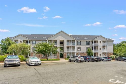 3009 Winston Dr, Burlington, NC, 27215-9195 | Card Image