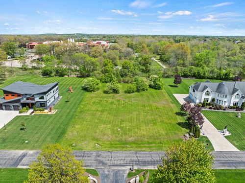 4N707 White Oak Ln, Wayne, IL, 60184-2465 | Card Image