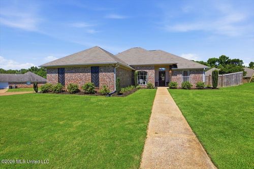 716 Clubhouse Dr, Pearl, MS, 39208-9504 | Card Image