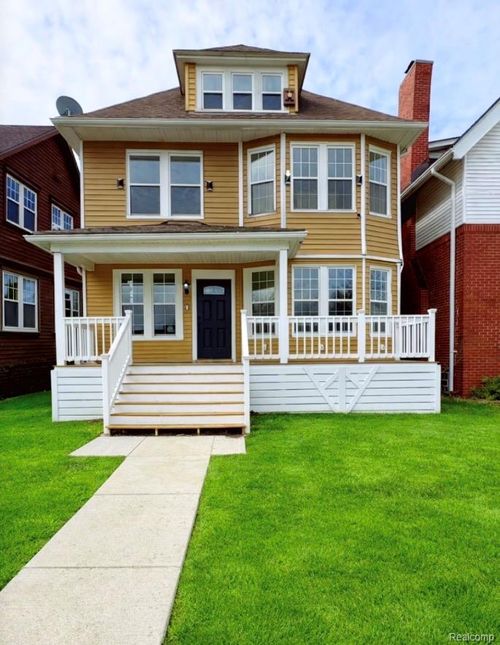 2235 Harding St, Detroit, MI, 48214-4040 | Card Image