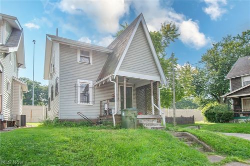800 Halter Ct Nw, Canton, OH, 44708-4364 | Card Image
