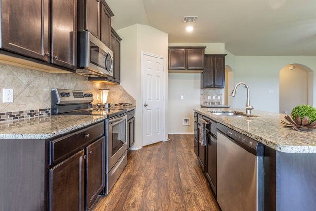 3008 Skinner Dr, House other with 3 bedrooms, 2 bathrooms and null parking in Lorena TX | Image 5