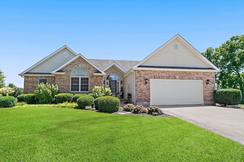 1426 Beach Ln, Sycamore, IL, 60178-8624 | Card Image