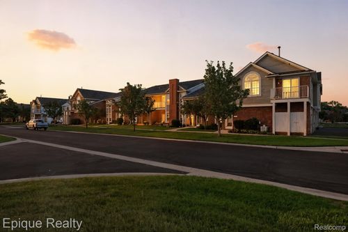 23-2084 Leighton Dr, Shelby Township, MI, 48317-2794 | Card Image