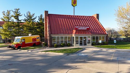1700 Fredrick Ln, Normal, IL, 61761-4100 | Card Image