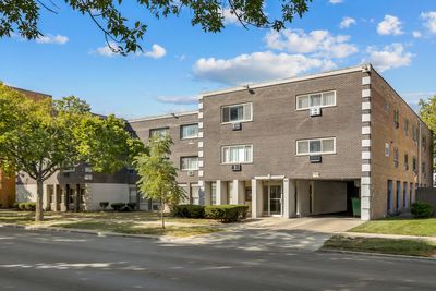 A5 - 914 N Austin Boulevard, Condo with 2 bedrooms, 2 bathrooms and 1 parking in Oak Park IL | Image 1