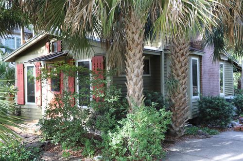 a-b-272 Orange Street, Palm Harbor, FL, 34683 | Card Image