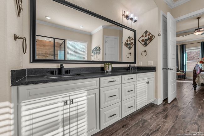 663 Private Road 1712, House other with 3 bedrooms, 3 bathrooms and null parking in Mico TX | Image 47