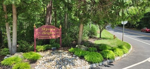 15 Averell Dr, Morris Plains, NJ, 07950-1946 | Card Image