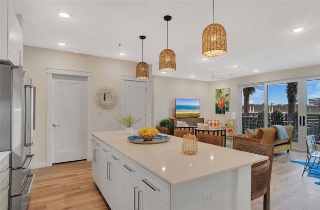 106 - 630 W Center Sq, Condo with 3 bedrooms, 2 bathrooms and 2 parking in Port Aransas TX | Image 8