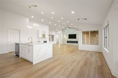 2808 Crown Ridge Dr, Las Vegas, NV, 89134-8518 | Card Image