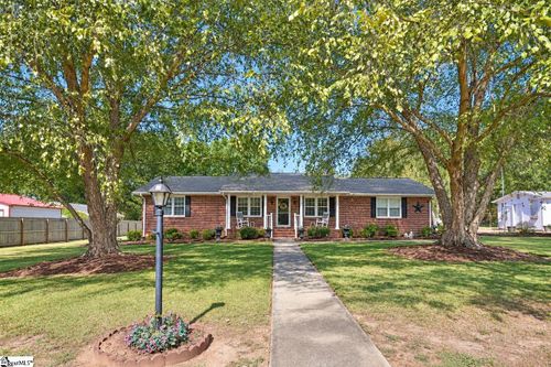 813 Ivy Cir, Anderson, SC, 29621-3134 | Card Image