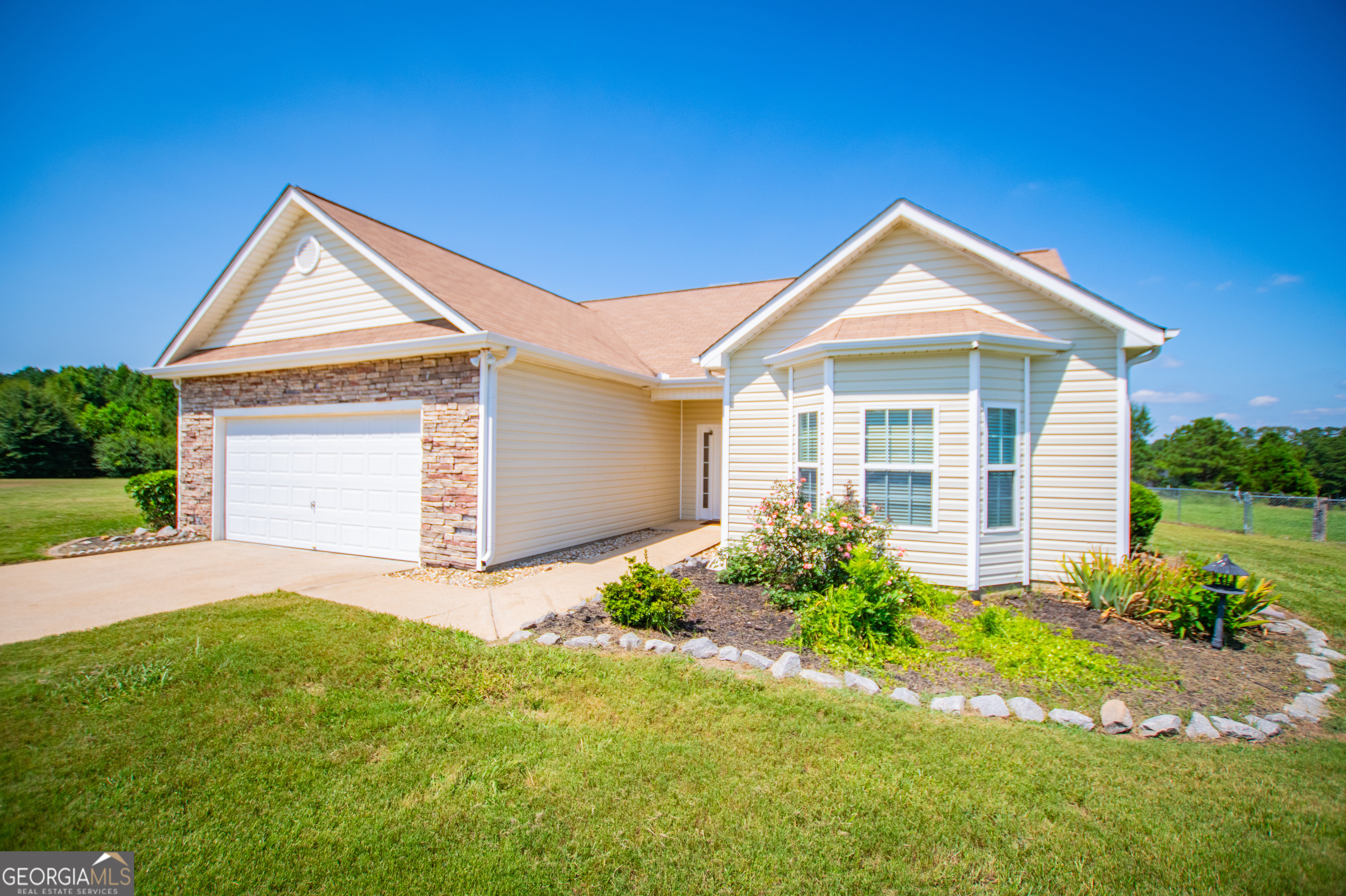 Polar Ln, Carrollton, GA 30117
