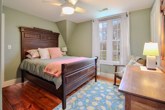 33 Springfield Rd, House other with 5 bedrooms, 3 bathrooms and 5 parking in Somers CT | Image 38