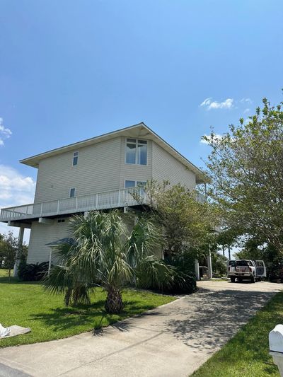 81 Royster Drive, House other with 3 bedrooms, 3 bathrooms and null parking in SHELL POINT FL | Image 1