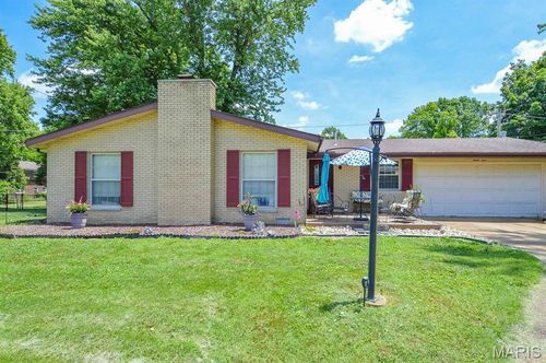 34 Aubuchon Cir, Fairview Heights, IL, 62208-2826 | Card Image