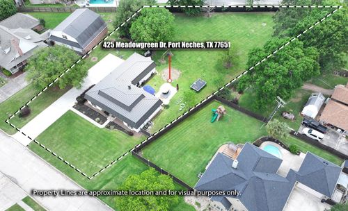 425 Meadowgreen Dr, Port Neches, TX, 77651-5403 | Card Image