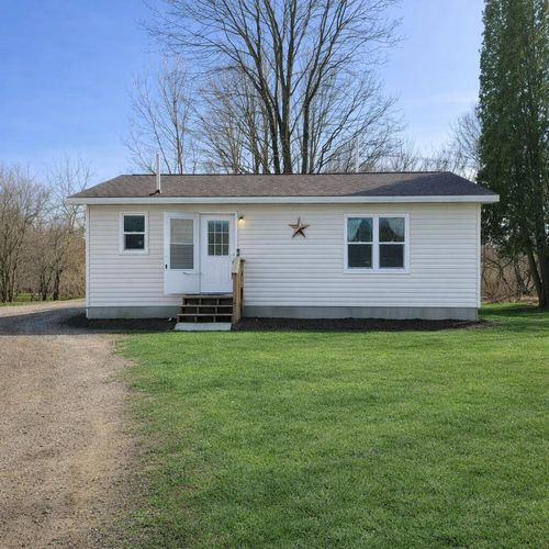 4250 Mud Lake Rd, Bellevue, MI, 49021-9224 | Card Image