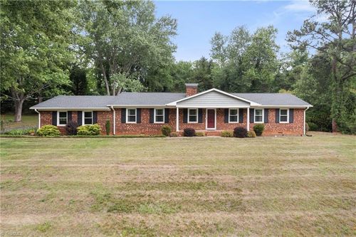 3845 Whitehaven Road, Winston Salem, NC, 27106 | Card Image