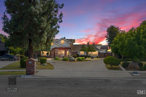 7112 Crestwood St, Bakersfield, CA, 93308-7404 | Card Image