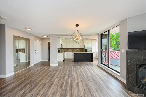 102-38 Leopold Pl, New Westminster, BC, V3L2C6 | Card Image