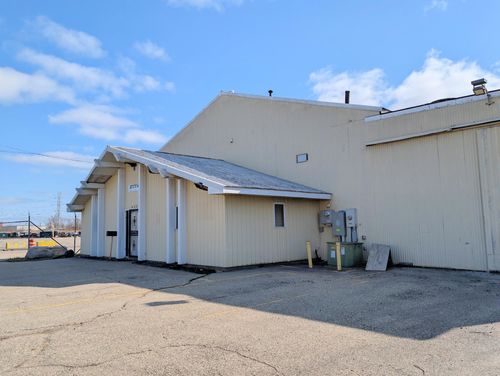 4225 Quinlan Dr, Burton, MI, 48529-2311 | Card Image