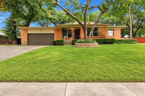 1233 Fair Oaks Dr, Irving, TX, 75060-3809 | Card Image