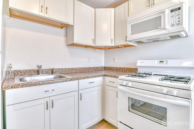 2 - 69 W Church St, Condo with 2 bedrooms, 1 bathrooms and null parking in Milltown NJ | Image 11