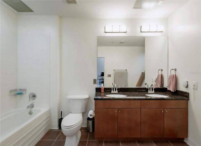 APT-426 - 1010 Central Ave, Condo with 2 bedrooms, 2 bathrooms and null parking in ST PETERSBURG FL | Image 9