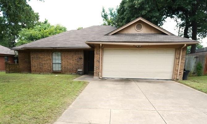 Baylor Dr, Arlington, TX 76010