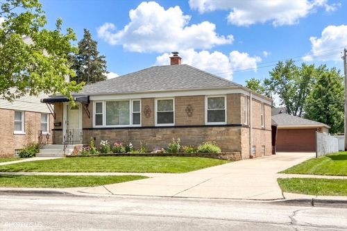 2112 Portsmouth Ave, Westchester, IL, 60154-4460 | Card Image