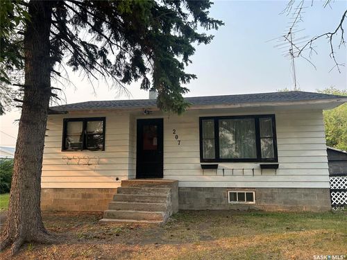 207 3rd Ave W, Nokomis, SK, S0G0B5 | Card Image