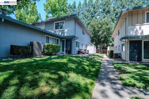 3-8172 Arroyo Dr, Pleasanton, CA, 94588-8142 | Card Image