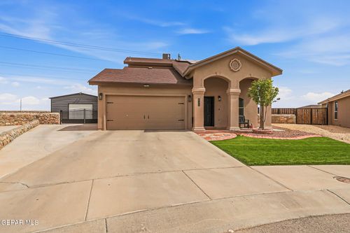 825 Desert Moon Dr, Horizon City, TX, 79928-6572 | Card Image
