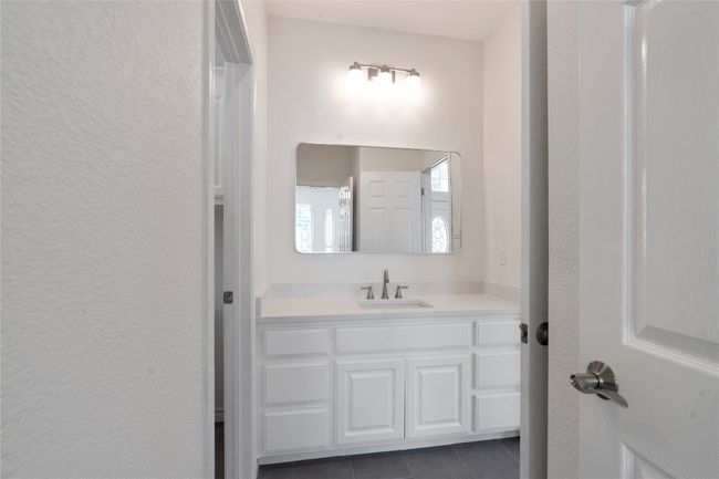 403 Hazeltine Dr, House other with 4 bedrooms, 3 bathrooms and 4 parking in Lakeway TX | Image 17