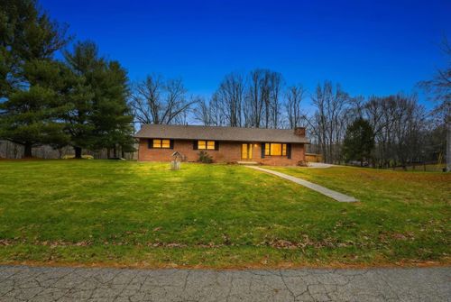 9335 Scenic Dr, Nashport, OH, 43830-9553 | Card Image