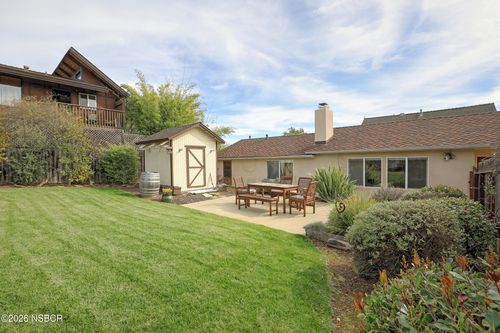 590 Pine St, Solvang, CA, 93463-2682 | Card Image