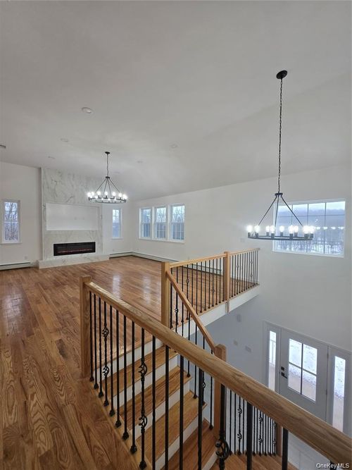 470 State Route 211, Cuddebackville, NY, 12729-5429 | Card Image