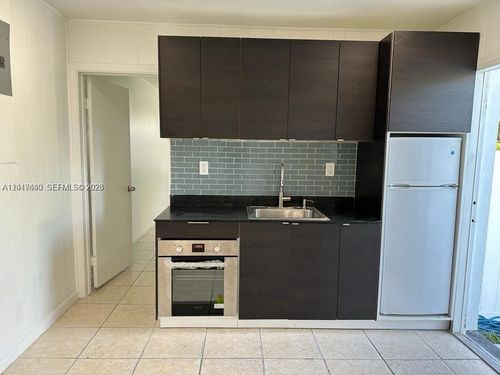 1-301 9th St, Hallandale Beach, FL, 33009-5017 | Card Image