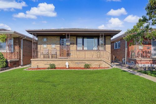 11543 S Ewing Ave, Chicago, IL, 60617-7473 | Card Image